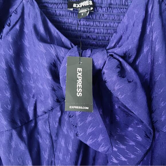 Express Women’s Blue Long Sleeve Bow Front Bodysuit Size Small - Picture 7 of 9